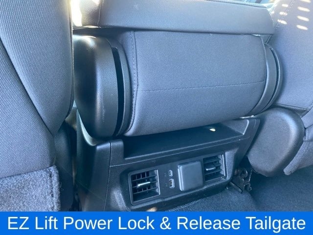 Chevrolet Silverado 1500 LT Crew Cab 4WD 2025