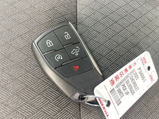 Chevrolet Silverado 1500 LT Crew Cab 4WD 2025