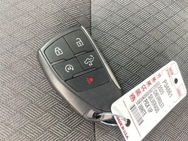 Chevrolet Silverado 1500 LT Crew Cab 4WD 2025