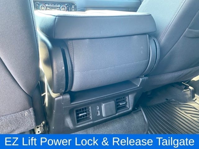 Chevrolet Silverado 1500 LT Crew Cab 4WD 2025