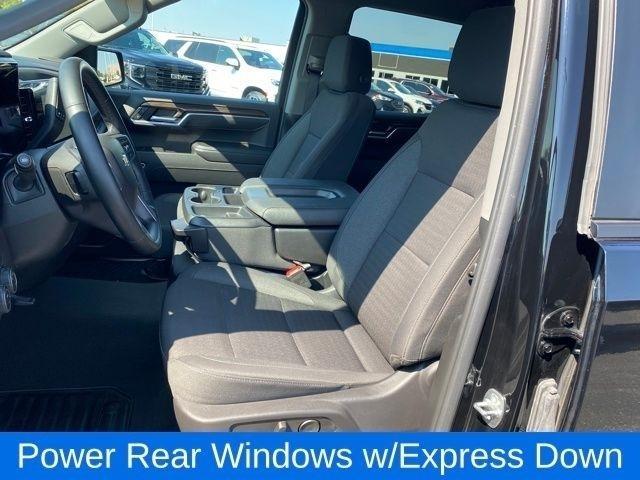 Chevrolet Silverado 1500 LT Crew Cab 4WD 2025