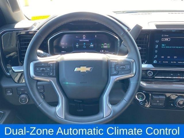 Chevrolet Silverado 1500 LT Crew Cab 4WD 2025