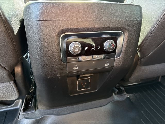 Chevrolet Suburban RST 4WD 2022