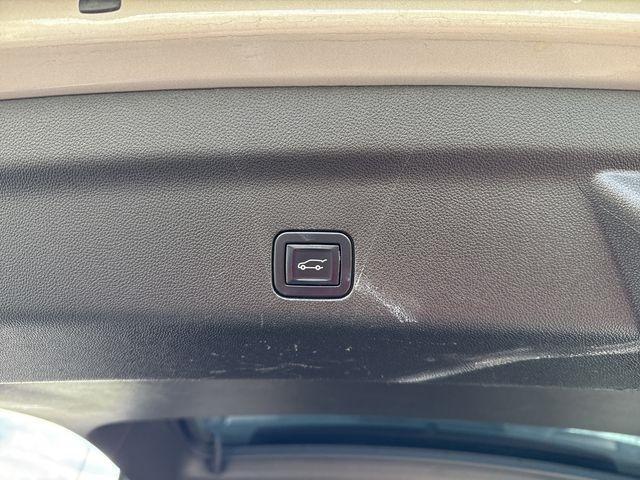 Chevrolet Suburban RST 4WD 2022