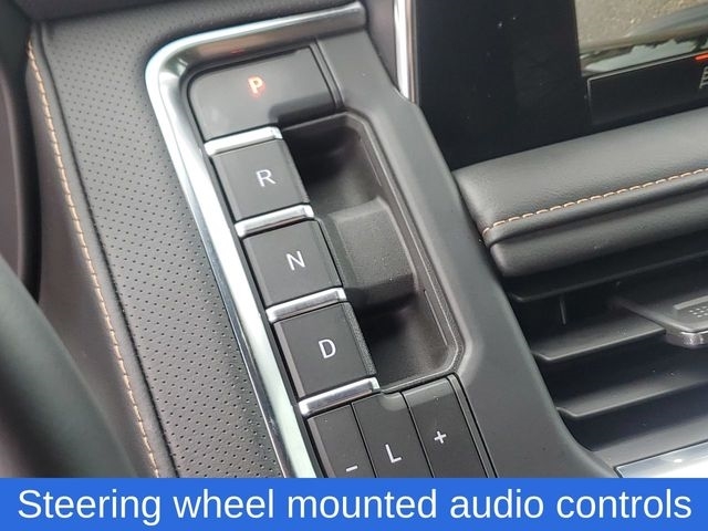 GMC Yukon Denali 4WD 2023