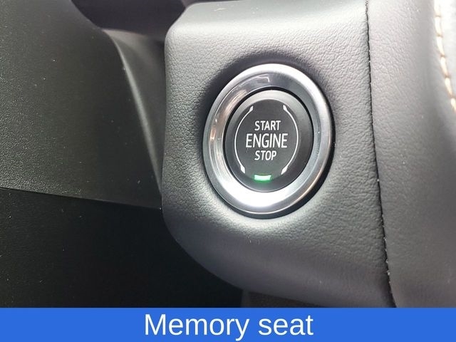 GMC Yukon Denali 4WD 2023