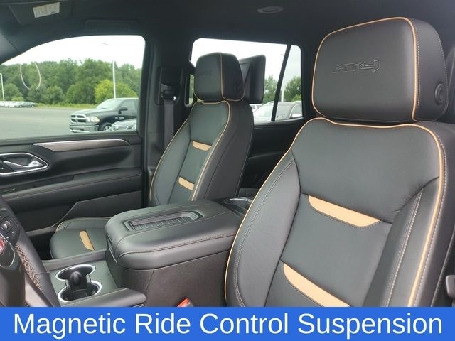 GMC Yukon Denali 4WD 2023