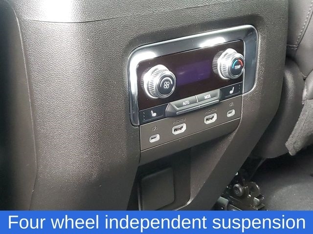 GMC Yukon Denali 4WD 2023