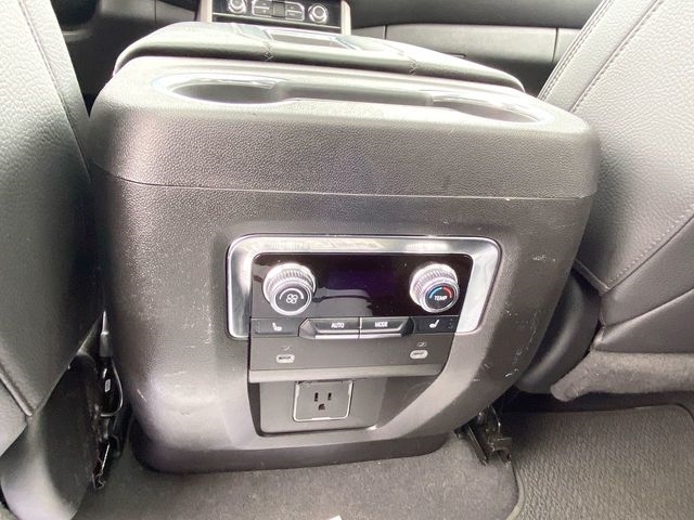 GMC Yukon Denali 4WD 2024