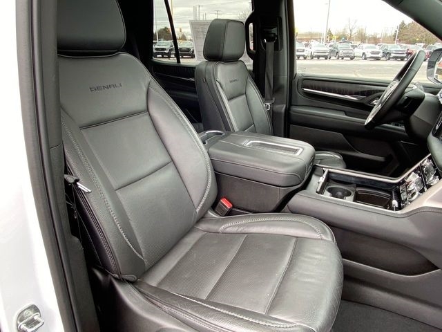 GMC Yukon Denali 4WD 2024