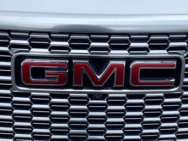 GMC Yukon Denali 4WD 2024