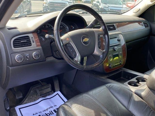 Chevrolet Avalanche LT 4WD 2011