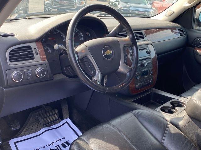 Chevrolet Avalanche LT 4WD 2011