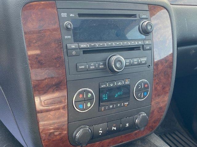 Chevrolet Avalanche LT 4WD 2011