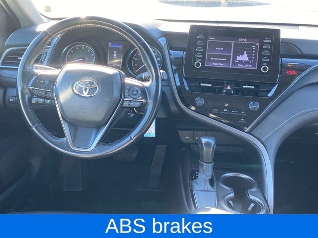 Toyota Camry SE 2022