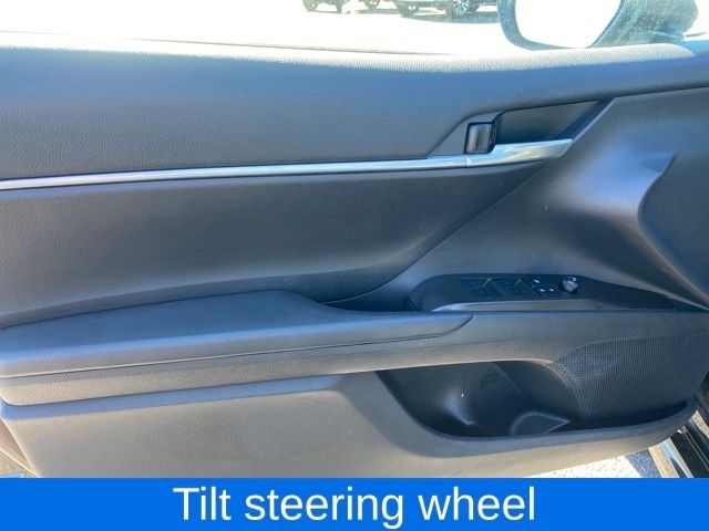 Toyota Camry SE 2022