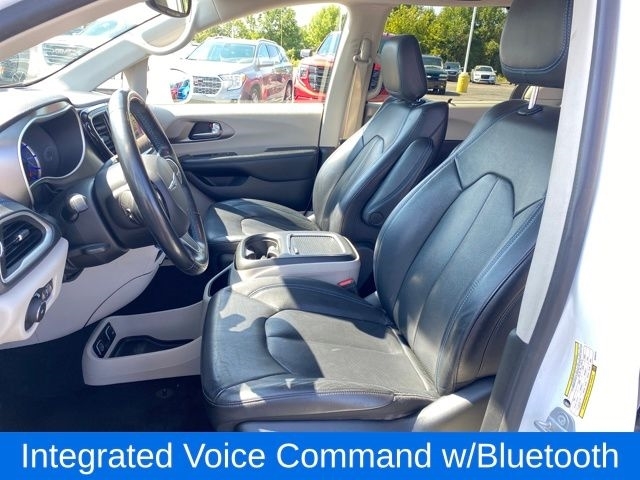 Chrysler Pacifica Hybrid Touring L 2021