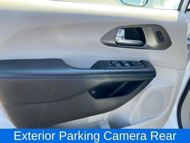 Chrysler Pacifica Hybrid Touring L 2021