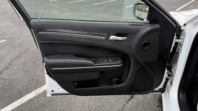 Chrysler 300 Touring L 2022