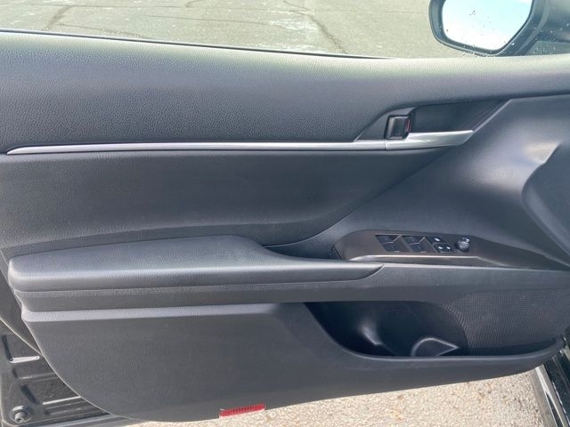 Toyota Camry SE 2023