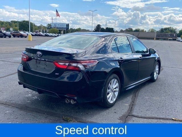 Toyota Camry SE 2023