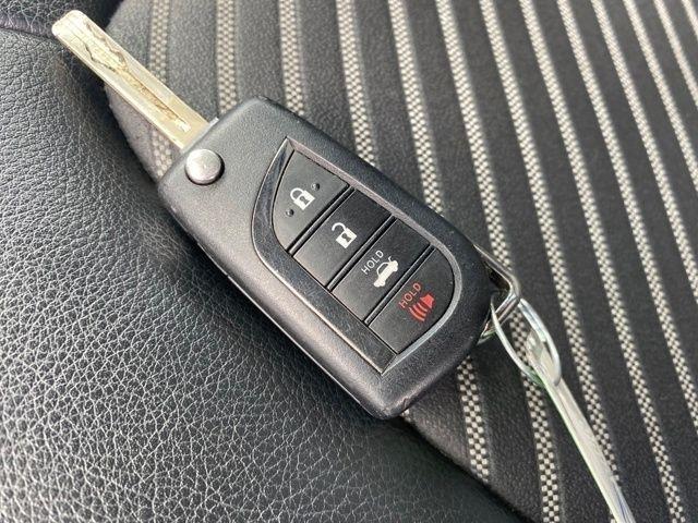 Toyota Camry SE 2023