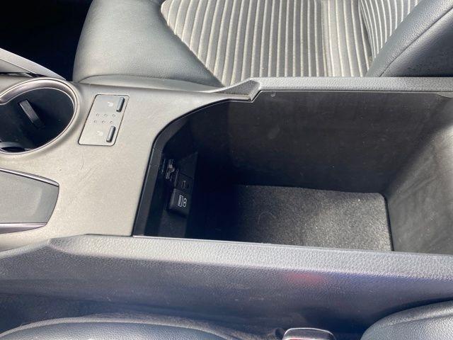 Toyota Camry SE 2023