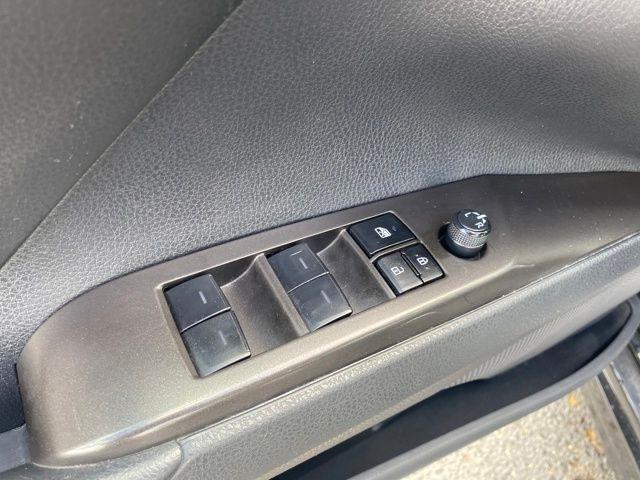 Toyota Camry SE 2023