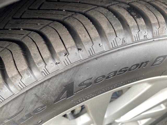 Toyota Camry SE 2023