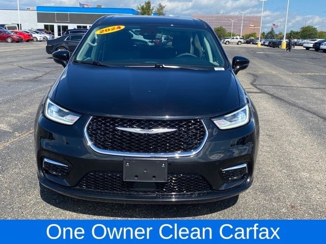 Chrysler Pacifica Touring L 2024