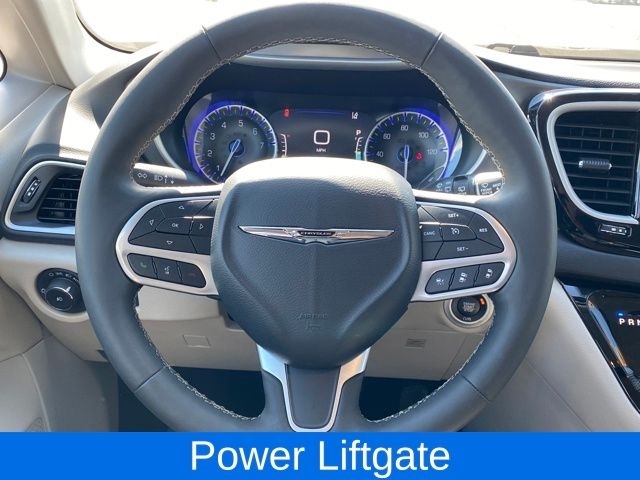 Chrysler Pacifica Touring L 2024