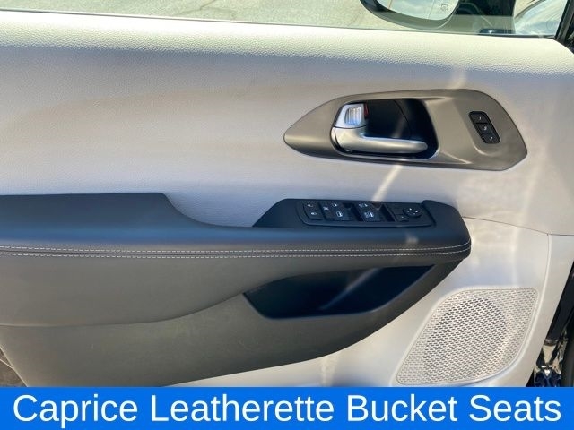 Chrysler Pacifica Touring L 2024