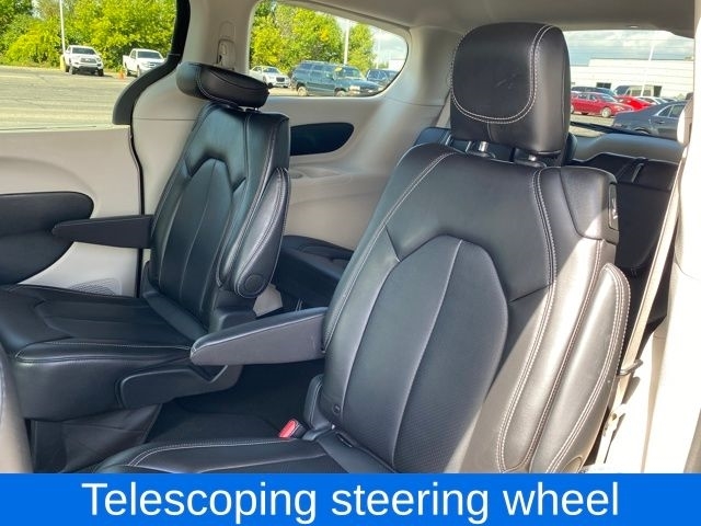 Chrysler Pacifica Touring L 2024