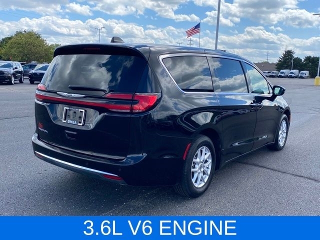 Chrysler Pacifica Touring L 2024