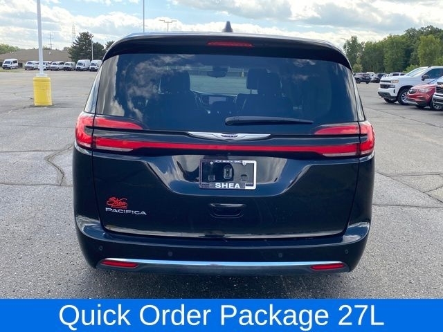 Chrysler Pacifica Touring L 2024