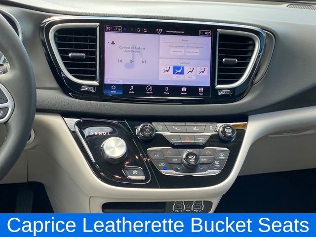 Chrysler Pacifica Touring L 2024