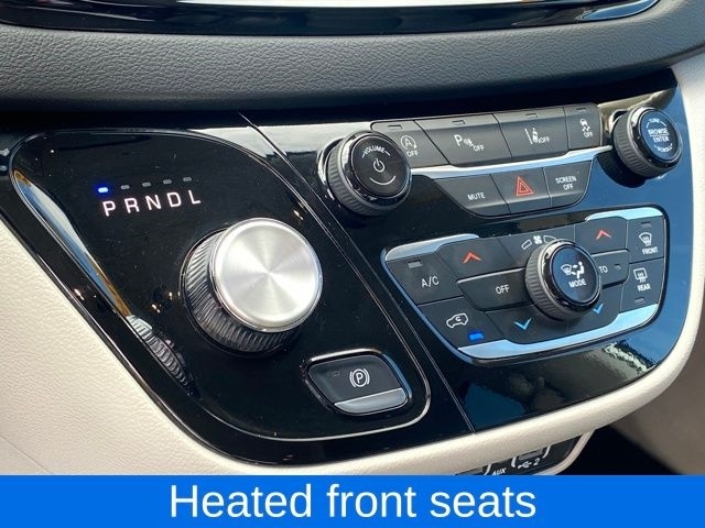 Chrysler Pacifica Touring L 2024