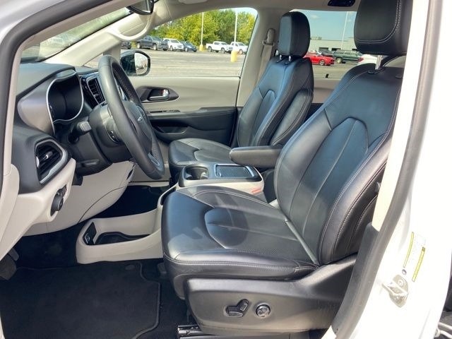 Chrysler Pacifica Touring L 2024