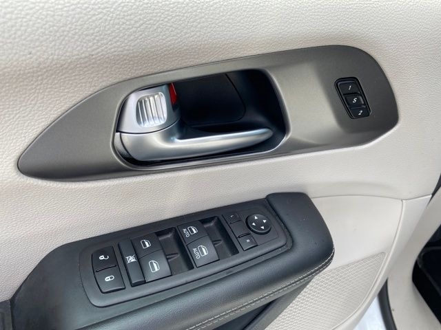 Chrysler Pacifica Touring L 2024