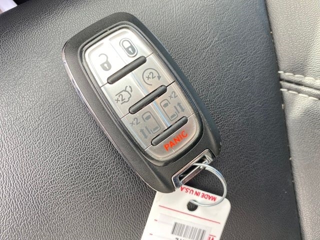 Chrysler Pacifica Touring L 2024