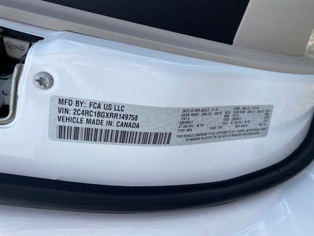 Chrysler Pacifica Touring L 2024