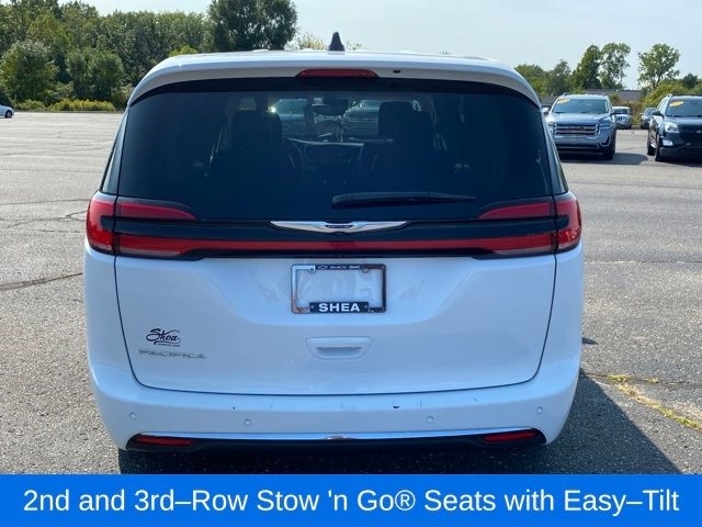 Chrysler Pacifica Touring L 2024