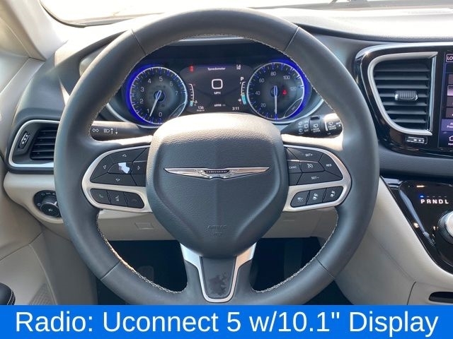 Chrysler Pacifica Touring L 2024