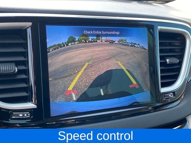 Chrysler Pacifica Touring L 2024