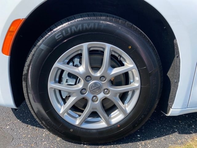 Chrysler Pacifica Touring L 2024