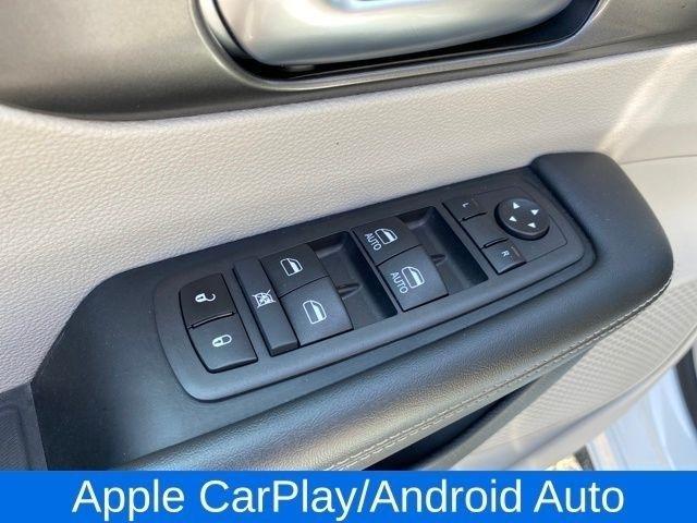 Chrysler Pacifica Touring L 2024