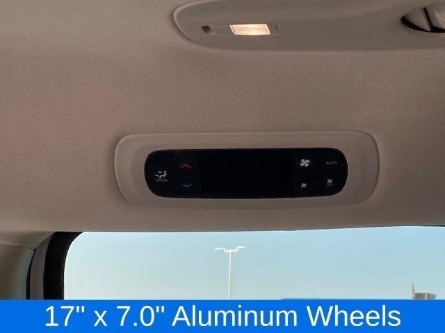 Chrysler Pacifica Touring L 2024