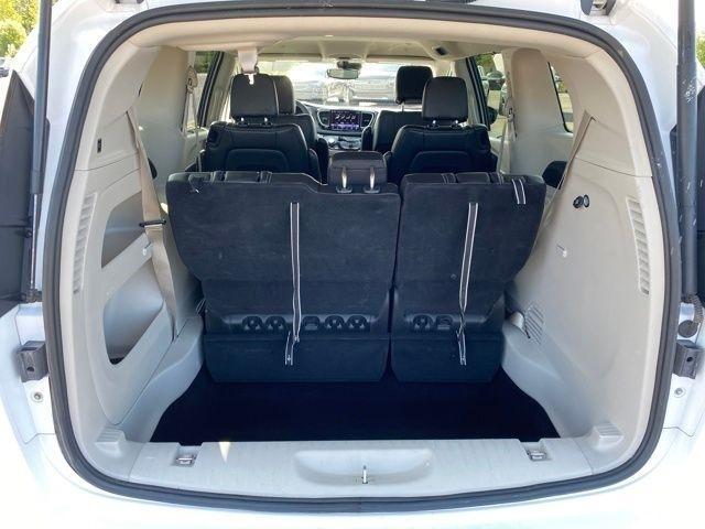 Chrysler Pacifica Touring L 2024