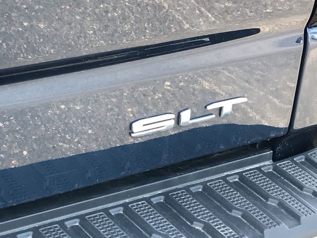 GMC Sierra 1500 SLT Crew Cab 4WD 2023