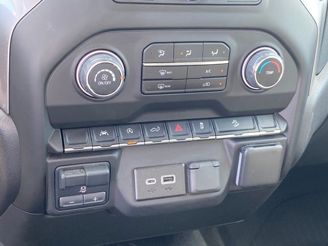 Chevrolet Silverado 1500 Trail Boss Custom Crew Cab 4WD 2024